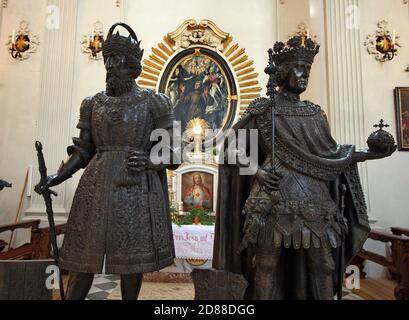 Statues of Frederick IV, Duke of Austria with the Empty Pockets (left) Albert I, King of Germany (right), in the Hofkirche, Innsbruck, Austria. Stock Photo