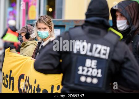 https://l450v.alamy.com/450v/2d893n7/berlin-berlin-germany-28th-oct-2020-climate-activist-of-fridays-for-future-berlin-ende-gelaende-the-anti-kohle-kidz-and-sand-im-geteiebe-berlin-have-occupied-the-federal-office-of-the-greens-buendnis-90die-gruenen-in-central-berlin-they-are-protesting-against-the-clearing-of-the-dannenroeder-forest-in-hesse-german-hessen-and-demand-an-immediate-stop-to-the-construction-of-the-planned-a49-freeway-the-green-youth-berlin-also-supports-the-protests-credit-jan-scheunertzuma-wirealamy-live-news-2d893n7.jpg