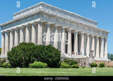 The Yule marble colonnade of Henry Bacon's 1922 Lincoln Memorial in Washington DC. Stock Photo