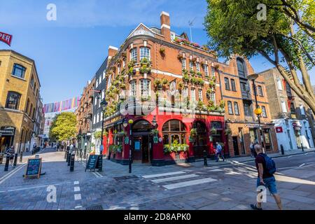 The Crown & Anchor pub on the corner of Neal Street and Shelton Street, Covent Garden, London West End, WC2 on a sunny day Stock Photo