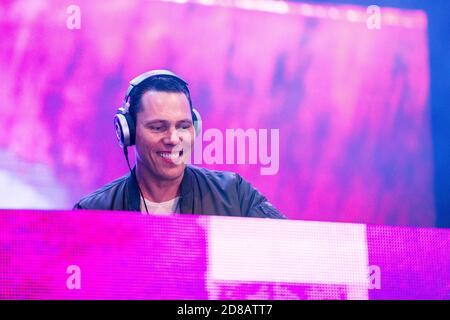 Skanderborg, Denmark. 05th, August 2015. The Dutch record producer and DJ Tiësto performs a live show during the Danish music festival SmukFest 2015 in Skanderborg. (Photo credit: Gonzales Photo - Lasse Lagoni). Stock Photo