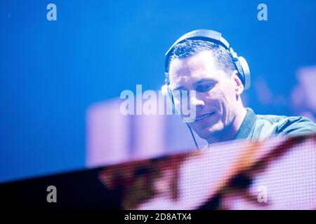 Skanderborg, Denmark. 05th, August 2015. The Dutch record producer and DJ Tiësto performs a live show during the Danish music festival SmukFest 2015 in Skanderborg. (Photo credit: Gonzales Photo - Lasse Lagoni). Stock Photo
