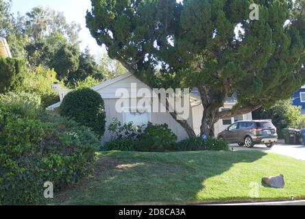 Woodland Hills, California, USA 28th October 2020 A general view of atmosphere of actor Ted Cassidy's final home/residence and location where his ashes are buried at 21858 De La Luz Avenue on October 28, 2020 in Woodland Hills, California, USA. Photo by Barry King/Alamy Stock Photo Stock Photo