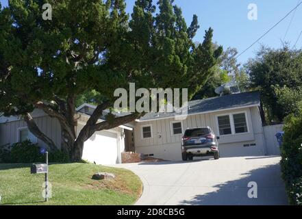 Woodland Hills, California, USA 28th October 2020 A general view of atmosphere of actor Ted Cassidy's final home/residence and location where his ashes are buried at 21858 De La Luz Avenue on October 28, 2020 in Woodland Hills, California, USA. Photo by Barry King/Alamy Stock Photo Stock Photo