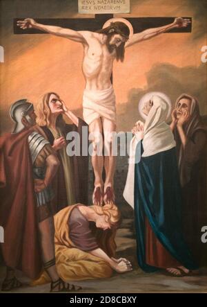 Stations of the Cross by an unknown artist in the handling of the Catholic pilgrimage church to the Holy Trinity in Kappl, Waldsassen, Tirschenreuth County, Upper Palatinate, Bavaria, Germany. 12 Station - Jesus dies on the cross  /  Kreuzwegstationen eines unbekannten Künstlers im Umgang der katholischen Wallfahrtskirche zur Heiligsten Dreifaltigkeit in Kappl, Waldsassen, Landkreis Tirschenreuth, Oberpfalz, Bayern, Deutschland. 12 Station - Jesus stirbt am Kreuz Stock Photo