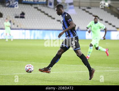 Anderlecht's Lukas Nmecha and Club's Odilon Kossounou fight for the ball  during a soccer match between RSC Anderlecht and Club Brugge KV, Sunday 11  Ap Stock Photo - Alamy