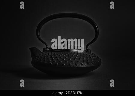 https://l450v.alamy.com/450v/2d8dh7k/schleswig-deutschland-28th-oct-2020-a-small-original-iwachu-cast-iron-teapot-from-japan-with-the-so-called-hail-pattern-arare-here-in-smaller-size-chu-arare-traditionally-these-jugs-were-not-used-as-a-teapot-but-as-a-kettle-tetsubin-in-which-the-water-was-heated-today-they-are-enamelled-on-the-inside-so-that-they-can-be-used-as-a-teapot-kyusu-usage-worldwide-credit-dpaalamy-live-news-2d8dh7k.jpg
