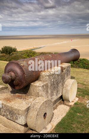 UK, Kent, Whitstable, Tankerton, Marine Parade, Tankerton Slopes, old cannon facing out to sea Stock Photo