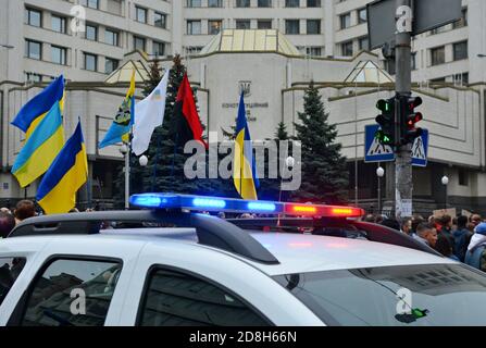 Kyiv, Ukraine. 30th Oct, 2020. KYIV, UKRAINE - OCTOBER 30, 2020 - Activists picket the building of the Constitutional Court of Ukraine after its decision to cancel the electronic declaration by officials. (Photo by Aleksandr Gusev/Pacific Press) Credit: Pacific Press Media Production Corp./Alamy Live News Stock Photo