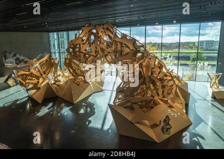 Ausstellung im Innenraum des Museum für  Fragen der Zukunft Futurium in Berlin, Deutschland |  exhibition inside the museum and House of Futures Futur Stock Photo