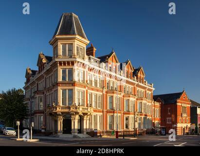 UK, Wales, Glamorgan, Barry, Town Centre, Broad Street, Windsor Court Buildings and Masonic Hall Stock Photo