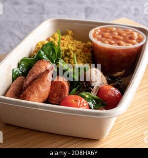 https://l450v.alamy.com/450v/2d8hx6y/cooked-vegan-breakfast-with-vegan-sausages-baked-beans-fried-mushrooms-scrambled-tofu-tomatoes-and-spinach-served-in-recyclable-cardboard-box-2d8hx6y.jpg