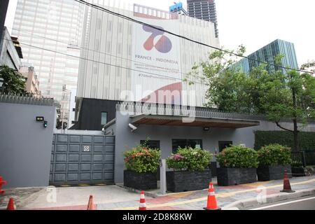 Jakarta, Indonesia. 30th Oct, 2020. The French Embassy in the Thamrin Street area, Central Jakarta, Indonesia, Friday, October 30, 2020 looked deserted from demonstrations. It is planned that the embassy office will be demonstrated for a number of times following criticism of French President Emanuel Macron who insulted Islam. (Photo by Kuncoro Widyo Rumpoko/Pacific Press) Credit: Pacific Press Media Production Corp./Alamy Live News Stock Photo