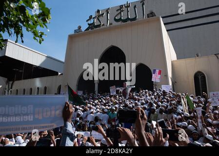 Dhaka, Bangladesh. 30th Oct, 2020. Muslims protest against French President Emmanuel Macron after Friday Jummah prayer in front of Baitul Mukarram National Mosque as they take part in a boycott of French products for Macron's comments over Prophet Muhammad's caricature. (Photo by Fatima-Tuj-Johora/Pacific Press) Credit: Pacific Press Media Production Corp./Alamy Live News Stock Photo