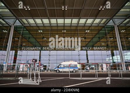 31 October 2020, Brandenburg, Schönefeld: Terminal 1 of the capital airport Berlin Brandenburg 'Willy Brandt' (BER). The airport will be opened on 31.10.2020 after a long delay. Photo: Patrick Pleul/dpa-Zentralbild/dpa Stock Photo