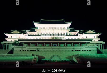 The Grand Peoples' Study House at night, Pyongyang Stock Photo