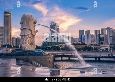 May 21, 2016: merlion statue at merlion park in marina bay of singapore.  Merlion is the national symbol of Singapore  depicted as a mythical creature Stock Photo