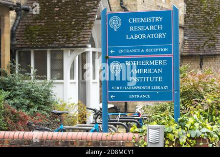 University of Oxford the Chemistry Research Laboratory and Rothermere American Institute in Oxford UK Stock Photo