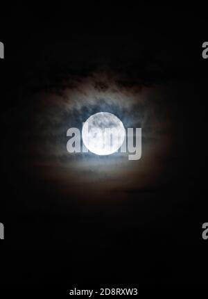 Rochester, New York, USA. 1st Nov, 2020. Halloween Blue Moon during the early morning of November 1, 2020. A blue moon occurs on the rare occasion when there is more than one full moon during a month. Credit: Alan Schwartz/ZUMA Wire/Alamy Live News Stock Photo