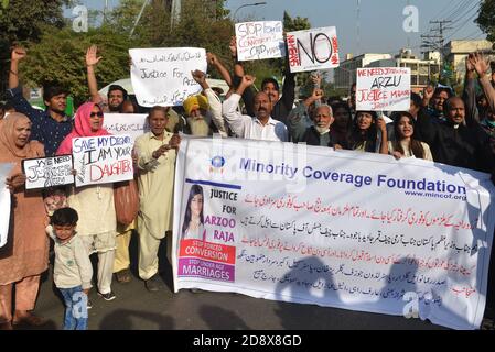 Lahore, Pakistan. 01st Nov, 2020. Pakistani members of Minorities Courage Foundation, Eternal life Ministries of Pakistan and Christian Community from different walk are holding placards shouting slogans during a protest demonstration against kidnapping and forced conversion of 13-year-old Christian girl Arzoo Raja. (Photo by Rana Sajid Hussain/Pacific Press) Credit: Pacific Press Media Production Corp./Alamy Live News Stock Photo