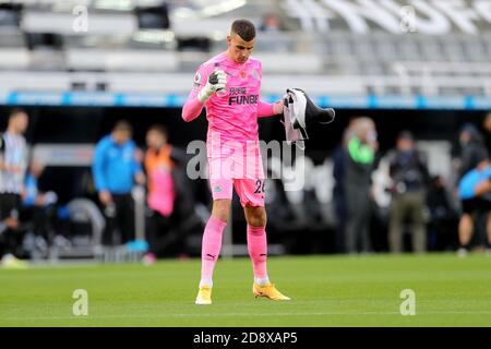 NEWCASTLE UPON TYNE, ENGLAND. NOVEMBER 1ST Newcastle United's Karl Darlow during the Premier League match between Newcastle United and Everton at St. James's Park, Newcastle on Sunday 1st November 2020. (Credit: Mark Fletcher | MI News) Credit: MI News & Sport /Alamy Live News Stock Photo