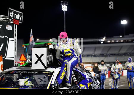 Martinsville, Virginia, USA. 1st Nov, 2020. Chase Elliott (9) wins the Xfinity 500 at Martinsville Speedway in Martinsville, Virginia. Credit: Stephen A. Arce/ASP/ZUMA Wire/Alamy Live News Stock Photo