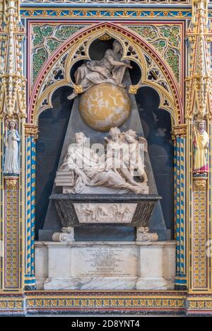 London, Westminster Abbey, monument and tomb to Isaac Newton by Michael Rysbrack and William Kent Stock Photo