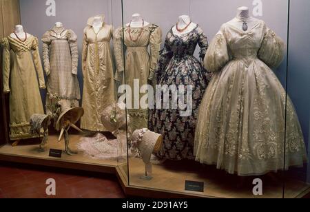 VESTIDOS FEMENINOS S XIX. Location: MUSEO TEXTIL Y DE INDUMENTARIA. Barcelona. SPAIN. Stock Photo