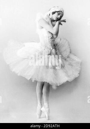 Anna Pavlova in The Dying Swan, c.1905 Stock Photo