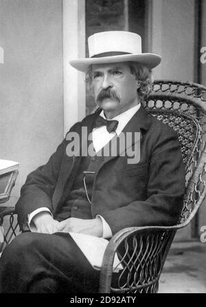 MARK TWAIN (1835-1910) American novelist and lecturer about 1900. Stock Photo