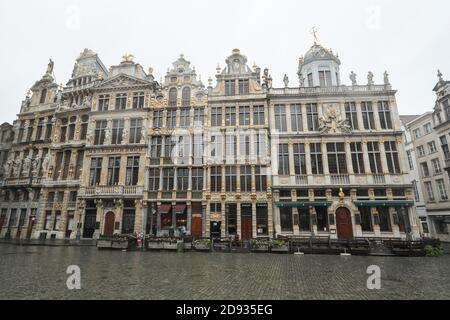 Brussels, Belgium. 2nd Nov, 2020. Few people are seen at the Grand Place in Brussels, Belgium, Nov. 2, 2020. Starting from Nov. 2, Belgium moved to stricter lockdown, with rules valid throughout the country to fight against COVID-19. According to the rules, all non-essential businesses have to close. Food stores and supermarkets remain open. Credit: Zheng Huansong/Xinhua/Alamy Live News Stock Photo