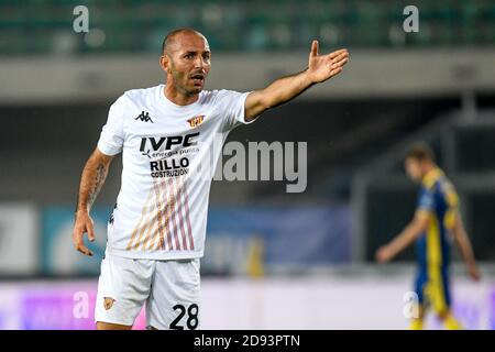 Marcantonio Bentegodi stadium, Verona, Italy, 02 Nov 2020, Pasquale Schiattarella (Benevento) protests during Hellas Verona vs Benevento Calcio, Italian soccer Serie A match - Credit: LM/Ettore Griffoni/Alamy Live News Stock Photo