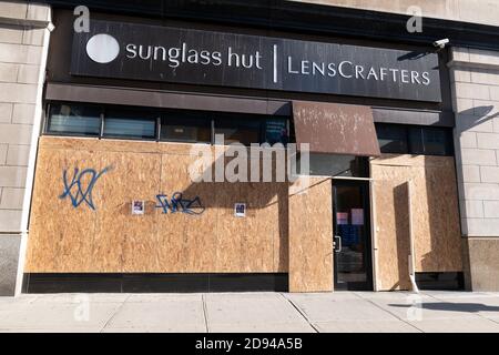 Auckland Airport - There's nothing worse than forgetting your sunnies when  you head off on a trip. Sunglass Hut is re-opening at the domestic  terminal, and to celebrate they're offering 30% off