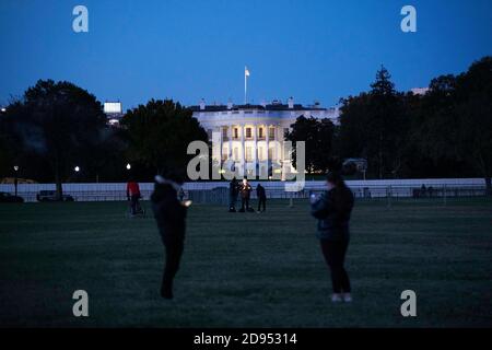 Washington, USA. 2nd Nov, 2020. Photo taken on Nov. 2, 2020 shows the White House in Washington, DC, the United States. Election Day voting kicked off in the United States early Tuesday morning. Credit: Liu Jie/Xinhua/Alamy Live News Stock Photo