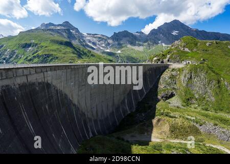 Dam of alpine reservoir Mooserboden, Kaprun, Austria Stock Photo