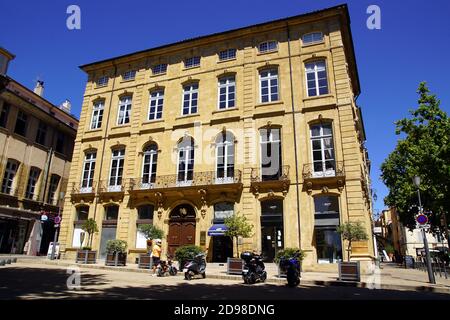 The 'Cours Mirabeau' in Aix-en-Provence, France Stock Photo