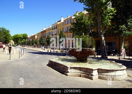 The 'Cours Mirabeau' in Aix-en-Provence, France Stock Photo