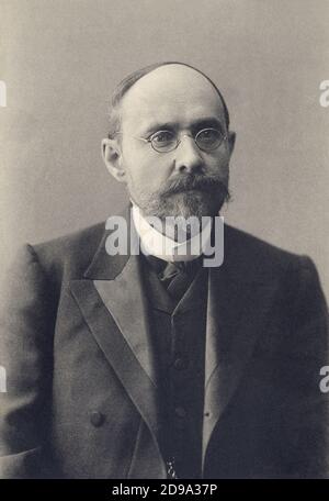 The russian architect I. Dmitriyevich VINOGRADOV - ARTE - ARCHITETTO -  ARCHITETTURA - ARCHITECTURE - ARTS - portrait - ritratto - RUSSIA - Ivan  Dmitrievich - lens - occhiali da vista - collar - colletto - beard - barba  ---- Archivio GBB Stock Photo 