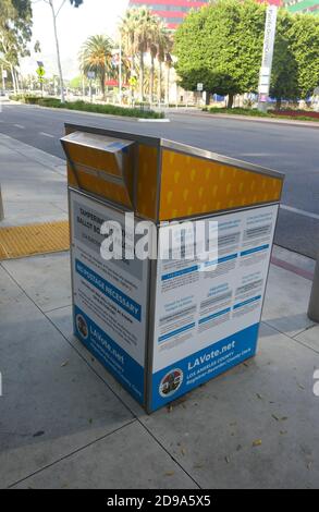 Los Angeles, California, USA 3rd November 2020 A general view of atmosphere of Official Ballot Drop Box on November 3, 2020 in Los Angeles, California, USA. Photo by Barry King/Alamy Stock Photo Stock Photo