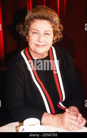 Ilse Werner, deutsche Filmschauspielerin und Kunstpfeiferin, Deutschland 1988. Stock Photo