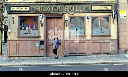 Glasgow, Scotland, UK, 4tht November, 2020: Coronavirus continues to dictate shopping with masks and bleakness order of the day. Credit: Gerard Ferry/Alamy Live News Stock Photo