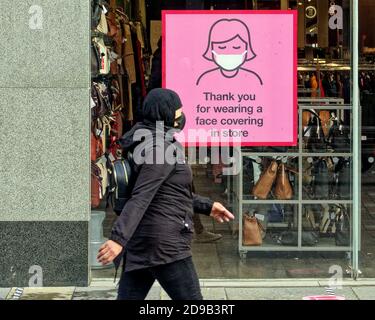 Glasgow, Scotland, UK, 4tht November, 2020: Coronavirus continues to dictate shopping with masks and bleakness order of the day. Credit: Gerard Ferry/Alamy Live News Stock Photo