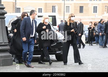 Rome, Italy. 05th Nov, 2020. Rome, . 05th Nov, 2020. Rome, Gigi Proietti funeral. In the family, his wife Sagitta Alter and daughters Carlotta and Susanna Credit: Independent Photo Agency/Alamy Live News Credit: Independent Photo Agency Srl/Alamy Live News Stock Photo