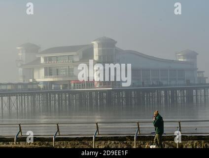Bristol, UK. 05th Nov, 2020. 5thNovember2020. Thick Fog at Weston Super Mare in North Somerset on Day One of Covid-19 National Lockdown. Picture Credit: Robert Timoney/Alamy Live News Stock Photo