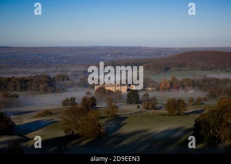 Longleat Estate in the Cheddar gorge, in the early morning mist. Longleat House Stock Photo