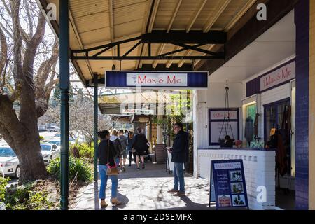 General views of shops, restaurants and cafes, Leura, NSW, Australia. Max and Me shop. Stock Photo