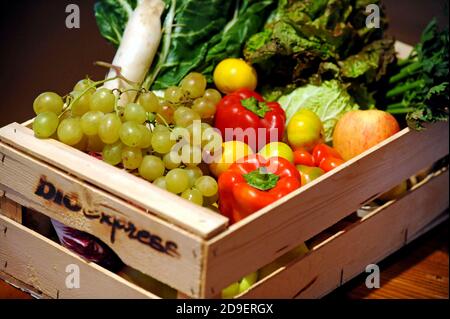 Organic Vegetables and Fruits delivered in a wodden box Stock Photo - Alamy