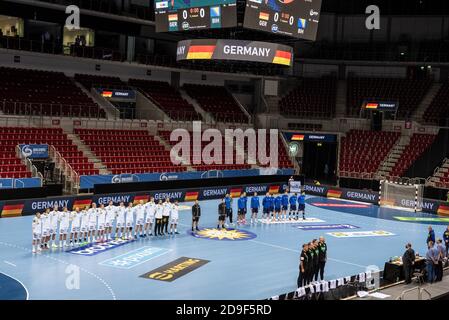 Duesseldorf, Germany. 05th Nov, 2020. Handball: European Championship qualification, Germany - Bosnia-Herzegovina, 2nd qualification round, Group 2, 1st matchday in the ISS Dome: The teams line up for the national anthem. Credit: Bernd Thissen/dpa/Alamy Live News Stock Photo