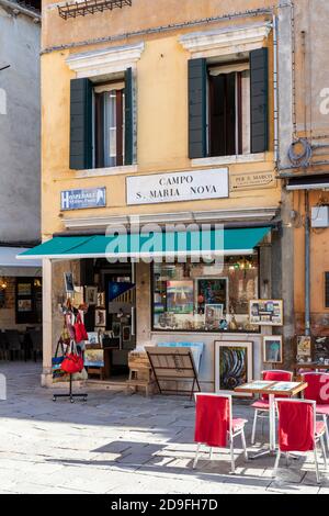 A Traditional art / souvenir shop in Campo Santa Maria Nova,  Cannaregio, Venice, Italy Stock Photo