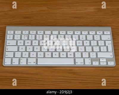 Apple Magic wireless Bluetooth computer UK English QWERTY keyboard